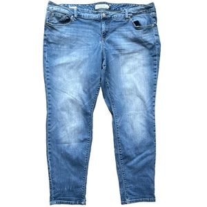 Torrid women’s boyfriend stretch blue jeans like new! Size 20R